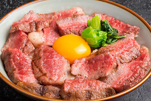 金沢肉食堂 百番街店の料理 能登牛の赤身丼の画像